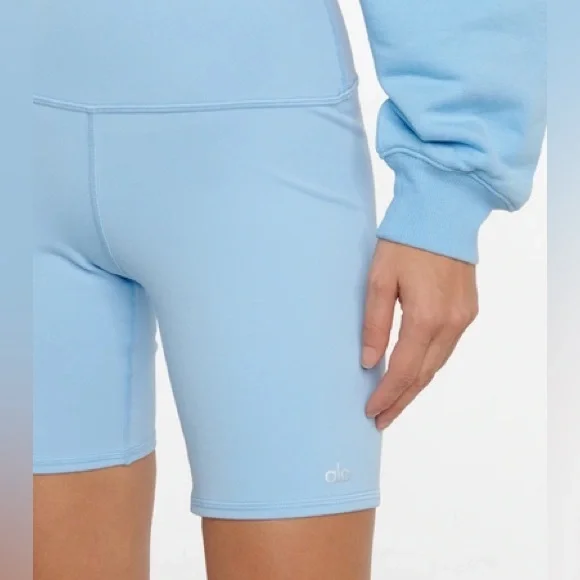 NWOT Alo Yoga Airbrush High-Waist Biker Short Blue Skies Size XXS